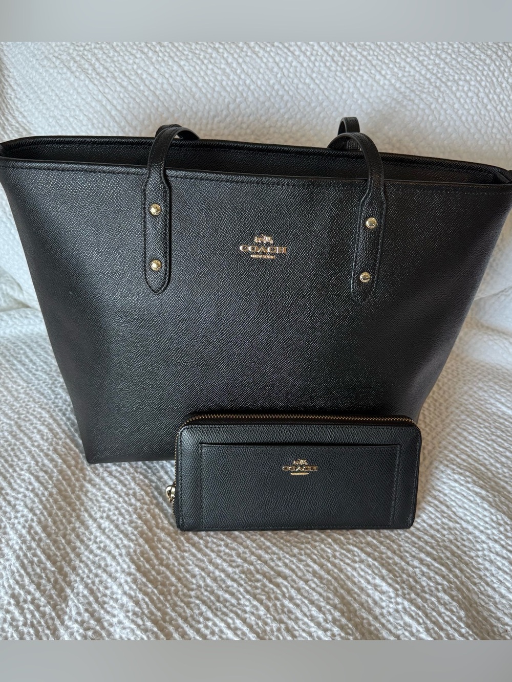 Coach Black Pebbled Zip-Around Wallet with Gold Logo - Picture 9 of 9